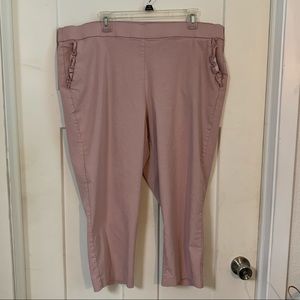 Plus size woman 22 blush pink capris